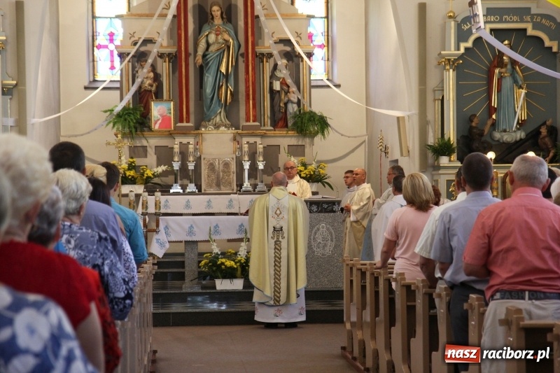 Zdjęcie w galerii na portalu naszraciborz.pl: Parafia w Kobyli powitała nowego proboszcza księdza Wiesława Wilkosza wiadomości z regionu