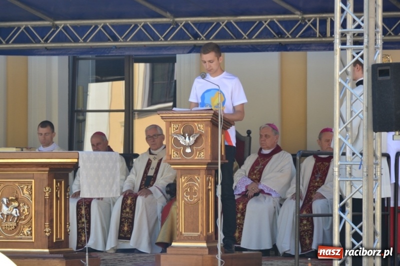 Zdjęcie w galerii na portalu naszraciborz.pl: Odpust Metropolitalny w Rudach jak zwykle zgromadził tłumy  wiadomości z regionu