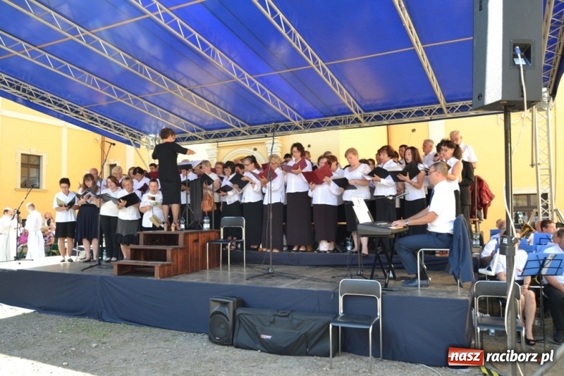 Zdjęcie w galerii na portalu naszraciborz.pl: Odpust Metropolitalny w Rudach jak zwykle zgromadził tłumy  wiadomości z regionu