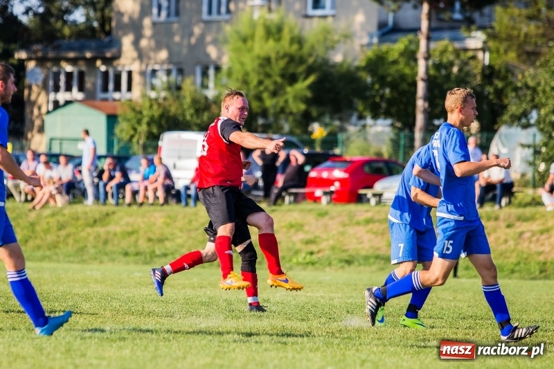 Zdjęcie w galerii na portalu naszraciborz.pl: Bez bramek w starciu Brzezia i Pietrowic Wielkich wiadomości z regionu