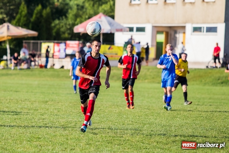 Zdjęcie w galerii na portalu naszraciborz.pl: Bez bramek w starciu Brzezia i Pietrowic Wielkich wiadomości z regionu