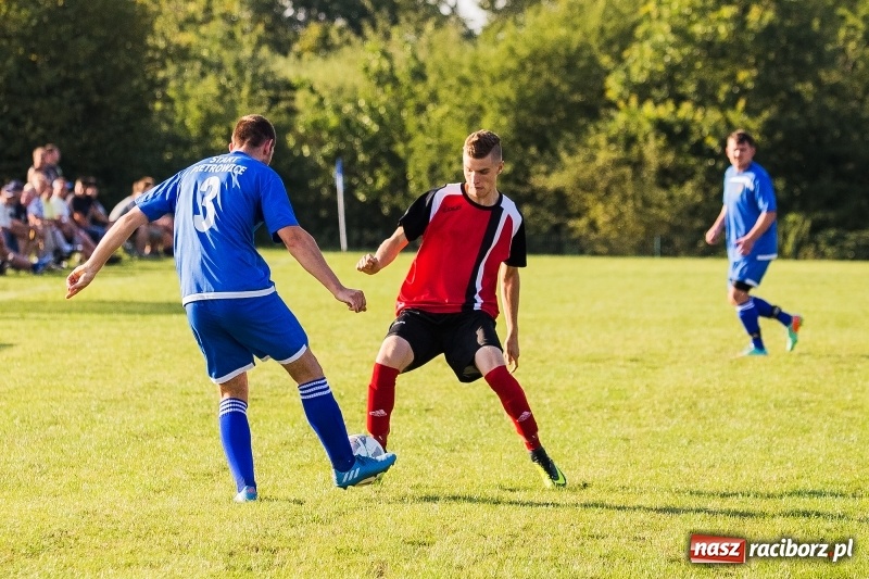 Zdjęcie w galerii na portalu naszraciborz.pl: Bez bramek w starciu Brzezia i Pietrowic Wielkich wiadomości z regionu