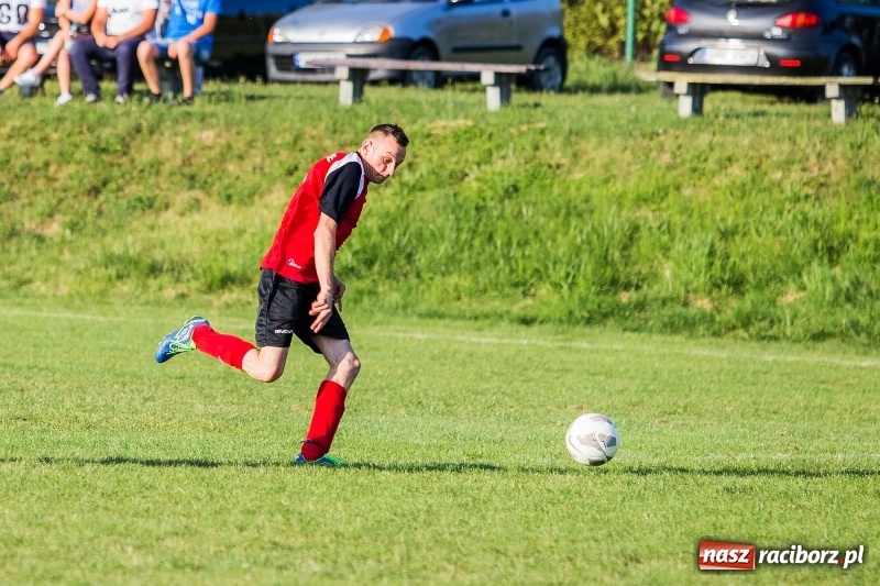 Zdjęcie w galerii na portalu naszraciborz.pl: Bez bramek w starciu Brzezia i Pietrowic Wielkich wiadomości z regionu