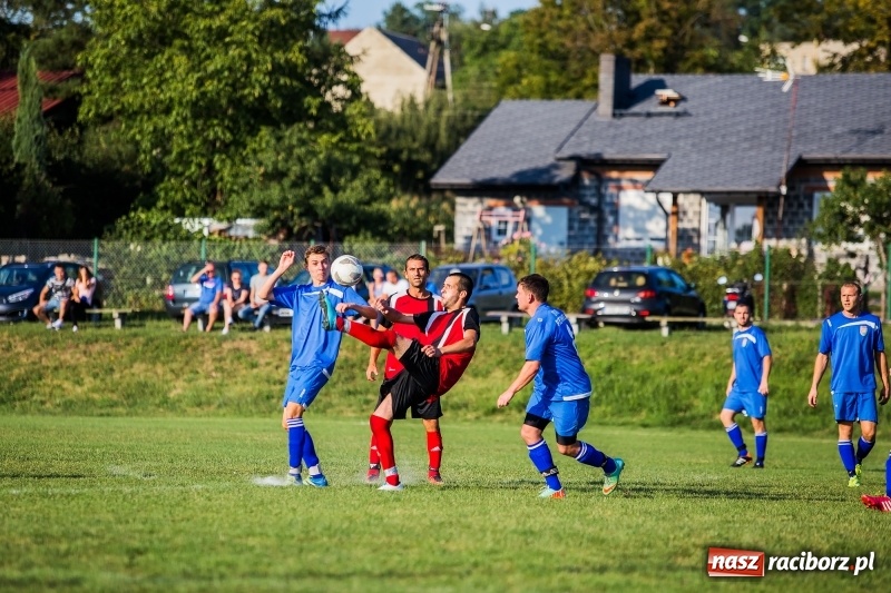 Zdjęcie w galerii na portalu naszraciborz.pl: Bez bramek w starciu Brzezia i Pietrowic Wielkich wiadomości z regionu