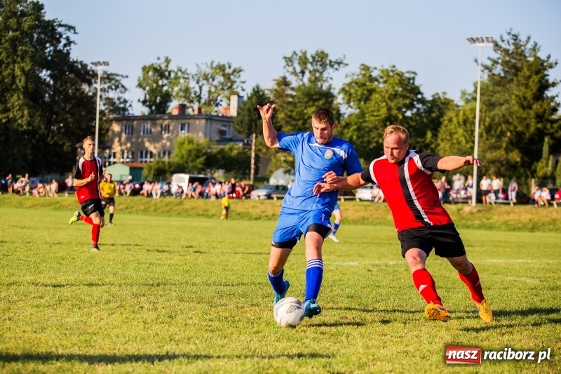 Zdjęcie w galerii na portalu naszraciborz.pl: Bez bramek w starciu Brzezia i Pietrowic Wielkich wiadomości z regionu