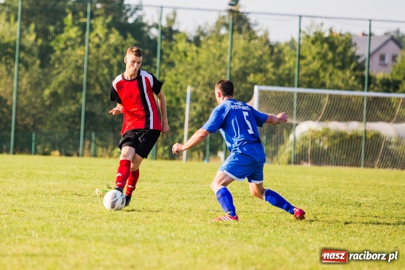 Zdjęcie w galerii na portalu naszraciborz.pl: Bez bramek w starciu Brzezia i Pietrowic Wielkich wiadomości z regionu
