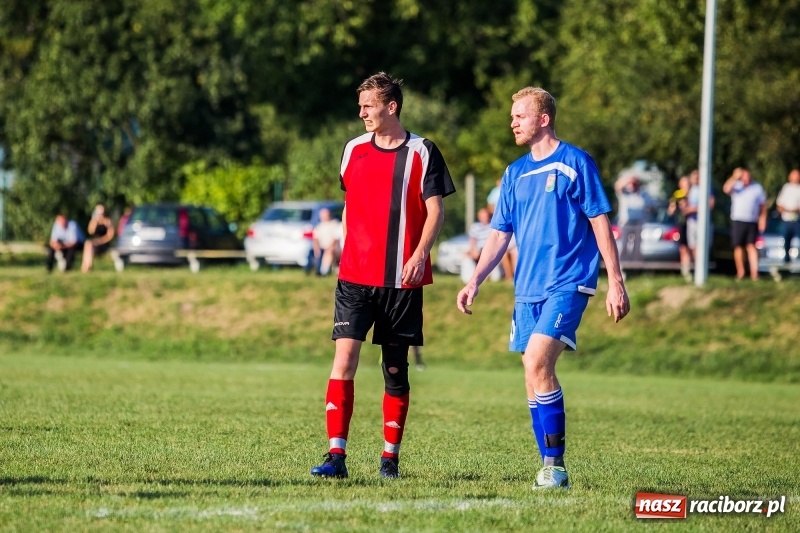 Zdjęcie w galerii na portalu naszraciborz.pl: Bez bramek w starciu Brzezia i Pietrowic Wielkich wiadomości z regionu