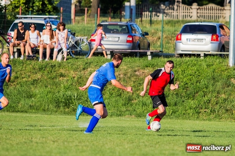 Zdjęcie w galerii na portalu naszraciborz.pl: Bez bramek w starciu Brzezia i Pietrowic Wielkich wiadomości z regionu