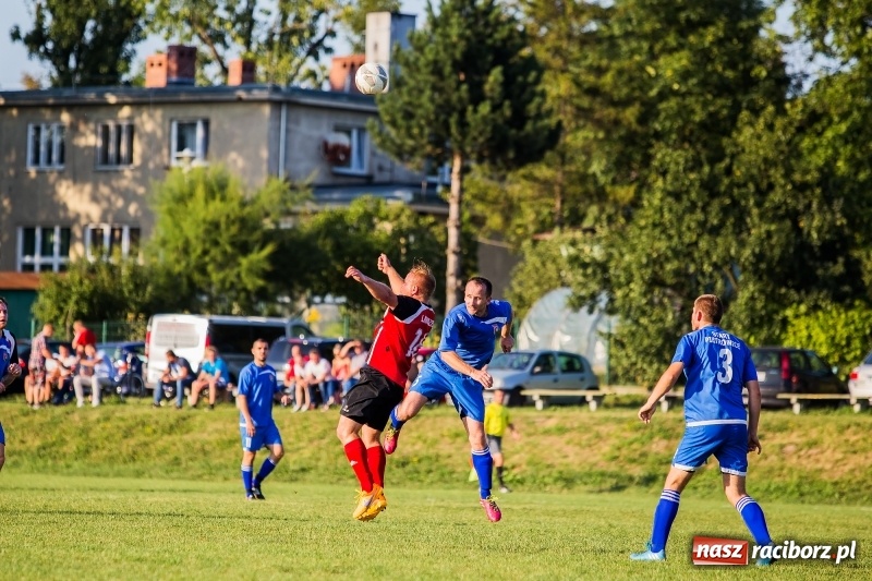 Zdjęcie w galerii na portalu naszraciborz.pl: Bez bramek w starciu Brzezia i Pietrowic Wielkich wiadomości z regionu