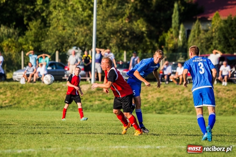 Zdjęcie w galerii na portalu naszraciborz.pl: Bez bramek w starciu Brzezia i Pietrowic Wielkich wiadomości z regionu