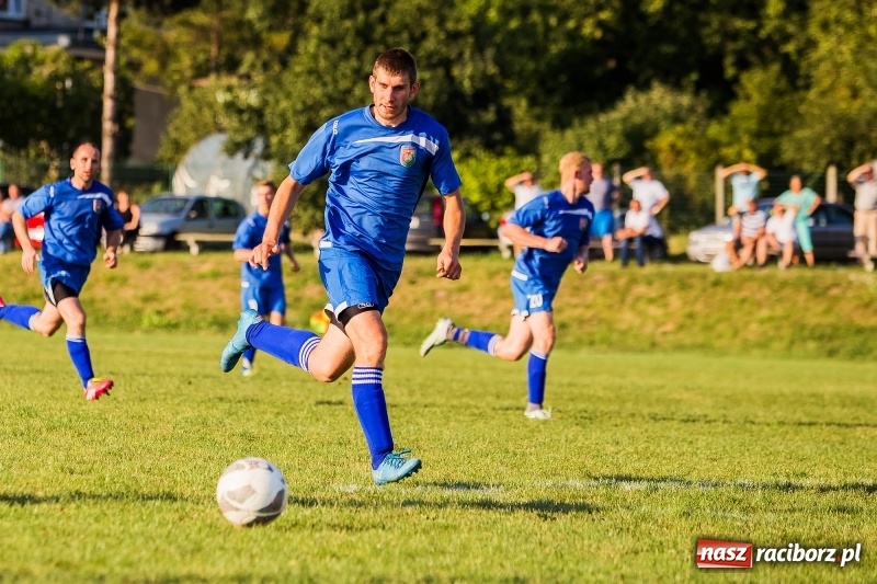 Zdjęcie w galerii na portalu naszraciborz.pl: Bez bramek w starciu Brzezia i Pietrowic Wielkich wiadomości z regionu