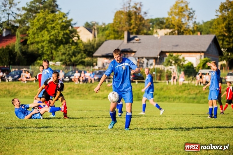 Zdjęcie w galerii na portalu naszraciborz.pl: Bez bramek w starciu Brzezia i Pietrowic Wielkich wiadomości z regionu