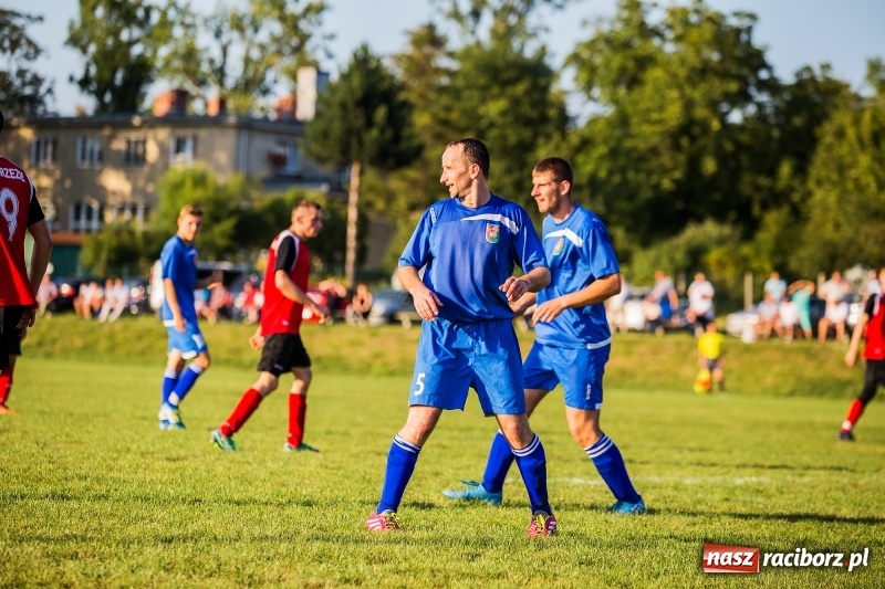 Zdjęcie w galerii na portalu naszraciborz.pl: Bez bramek w starciu Brzezia i Pietrowic Wielkich wiadomości z regionu