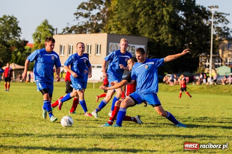 Zdjęcie w galerii na portalu naszraciborz.pl: Bez bramek w starciu Brzezia i Pietrowic Wielkich wiadomości z regionu