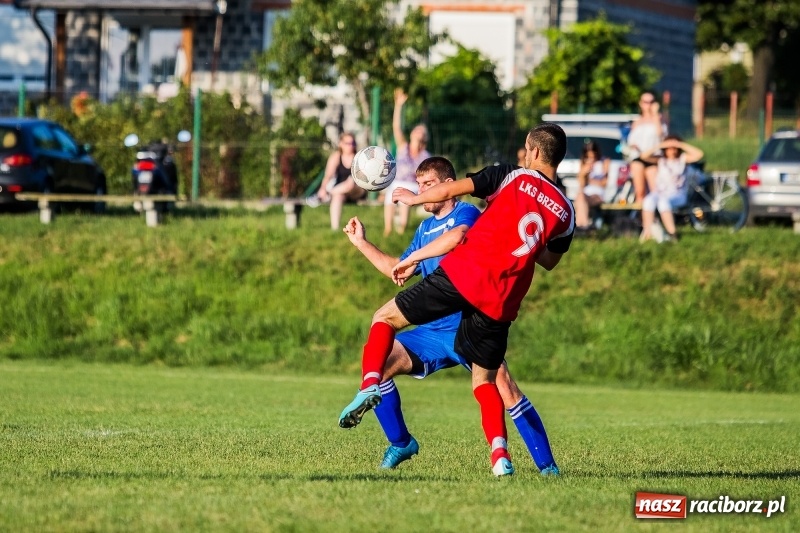 Zdjęcie w galerii na portalu naszraciborz.pl: Bez bramek w starciu Brzezia i Pietrowic Wielkich wiadomości z regionu