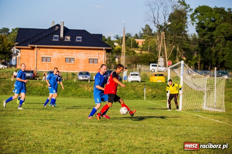 Zdjęcie w galerii na portalu naszraciborz.pl: Bez bramek w starciu Brzezia i Pietrowic Wielkich wiadomości z regionu