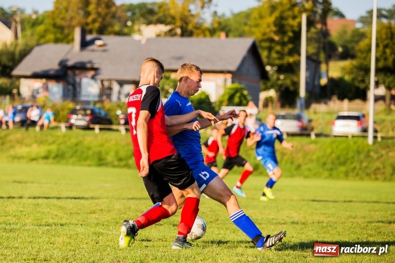 Zdjęcie w galerii na portalu naszraciborz.pl: Bez bramek w starciu Brzezia i Pietrowic Wielkich wiadomości z regionu