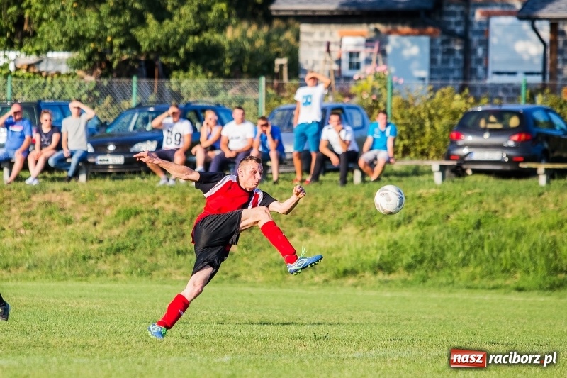 Zdjęcie w galerii na portalu naszraciborz.pl: Bez bramek w starciu Brzezia i Pietrowic Wielkich wiadomości z regionu