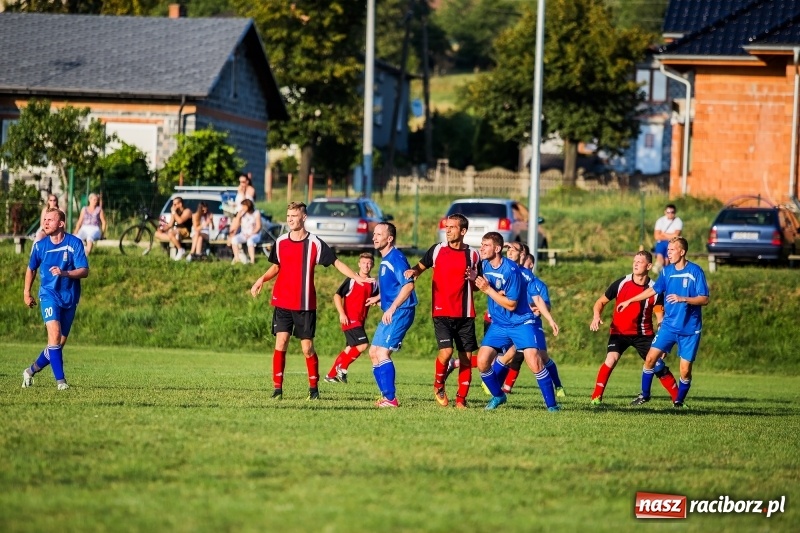 Zdjęcie w galerii na portalu naszraciborz.pl: Bez bramek w starciu Brzezia i Pietrowic Wielkich wiadomości z regionu