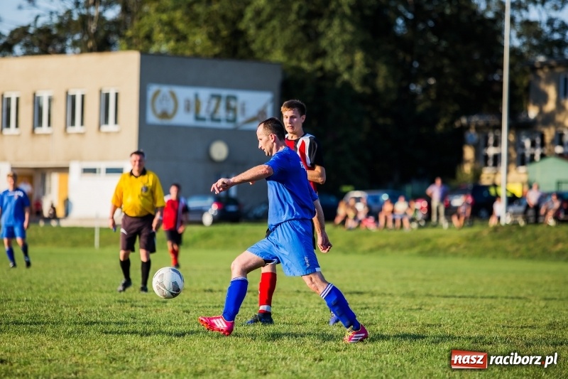 Zdjęcie w galerii na portalu naszraciborz.pl: Bez bramek w starciu Brzezia i Pietrowic Wielkich wiadomości z regionu