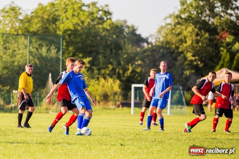 Zdjęcie w galerii na portalu naszraciborz.pl: Bez bramek w starciu Brzezia i Pietrowic Wielkich wiadomości z regionu