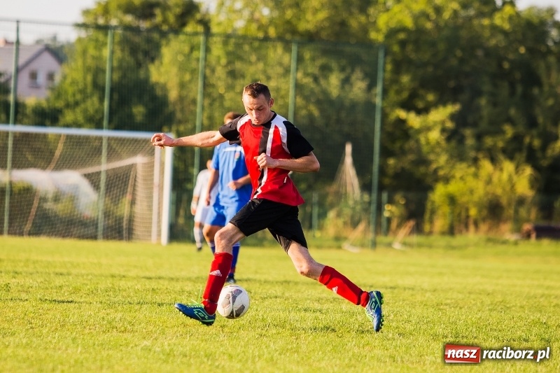Zdjęcie w galerii na portalu naszraciborz.pl: Bez bramek w starciu Brzezia i Pietrowic Wielkich wiadomości z regionu