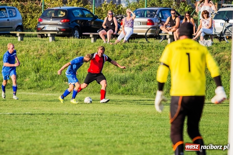 Zdjęcie w galerii na portalu naszraciborz.pl: Bez bramek w starciu Brzezia i Pietrowic Wielkich wiadomości z regionu