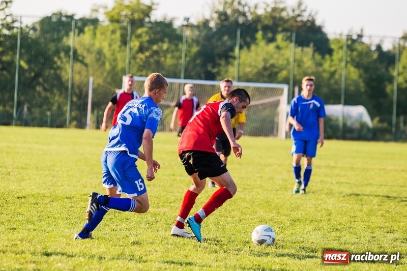 Zdjęcie w galerii na portalu naszraciborz.pl: Bez bramek w starciu Brzezia i Pietrowic Wielkich wiadomości z regionu