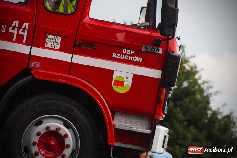 Zdjęcie w galerii na portalu naszraciborz.pl: Kolejny pożar w Rzuchowie. Paliło się ściernisko  wiadomości z regionu