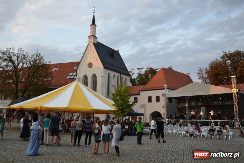 Zdjęcie w galerii na portalu naszraciborz.pl: Festiwal Kultury Chrześcijańskiej ruszył na Zamku Piastowskim  wiadomości z regionu