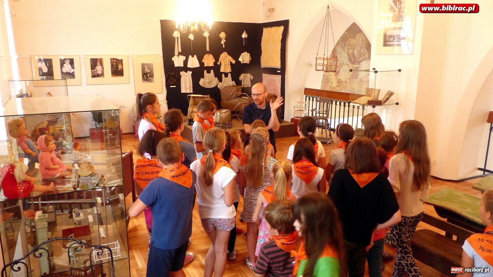 Zdjęcie w galerii na portalu naszraciborz.pl: Wakacje z raciborską biblioteką - dzień w Muzeum wiadomości z regionu