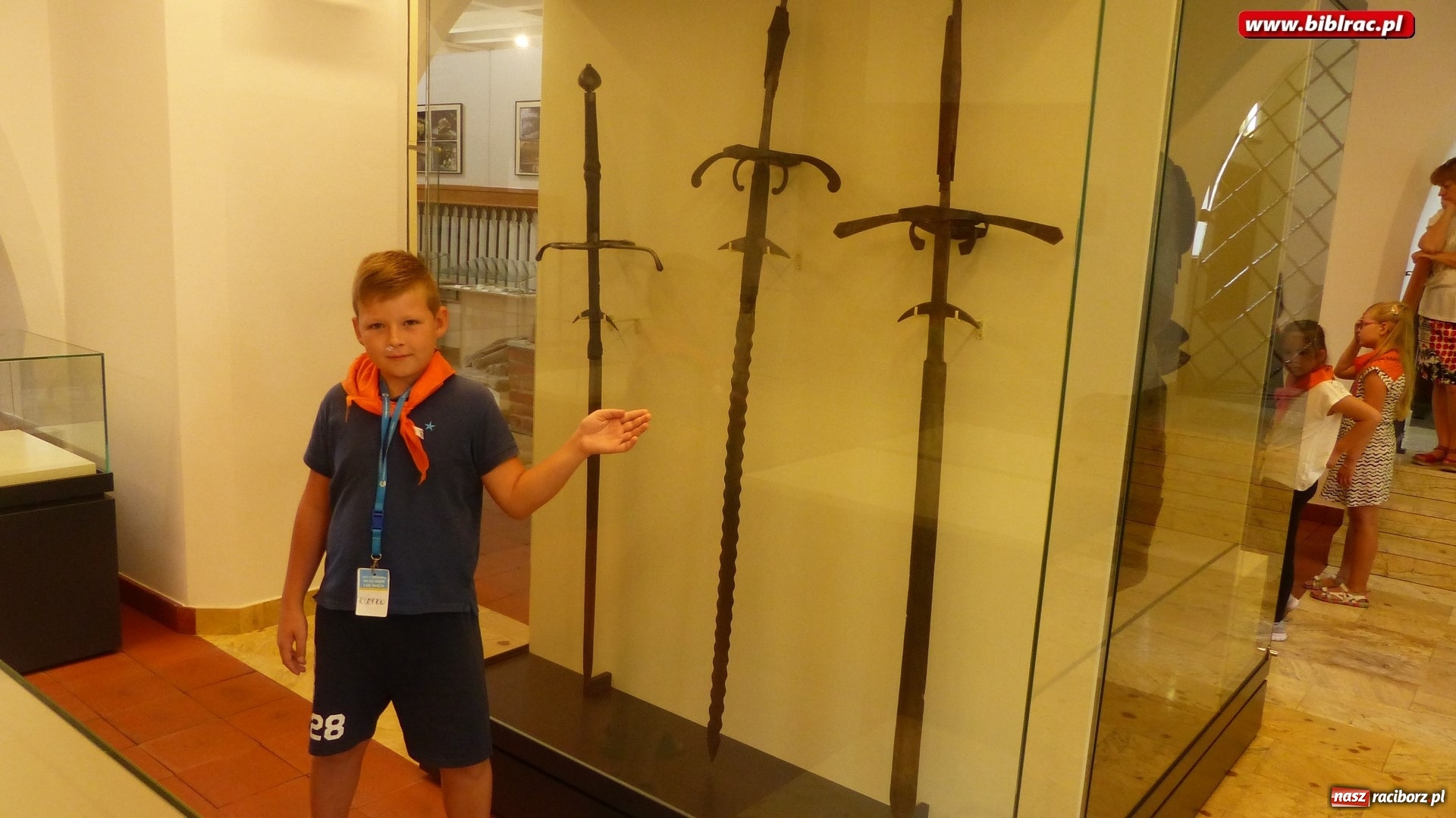 Zdjęcie w galerii na portalu naszraciborz.pl: Wakacje z raciborską biblioteką - dzień w Muzeum wiadomości z regionu