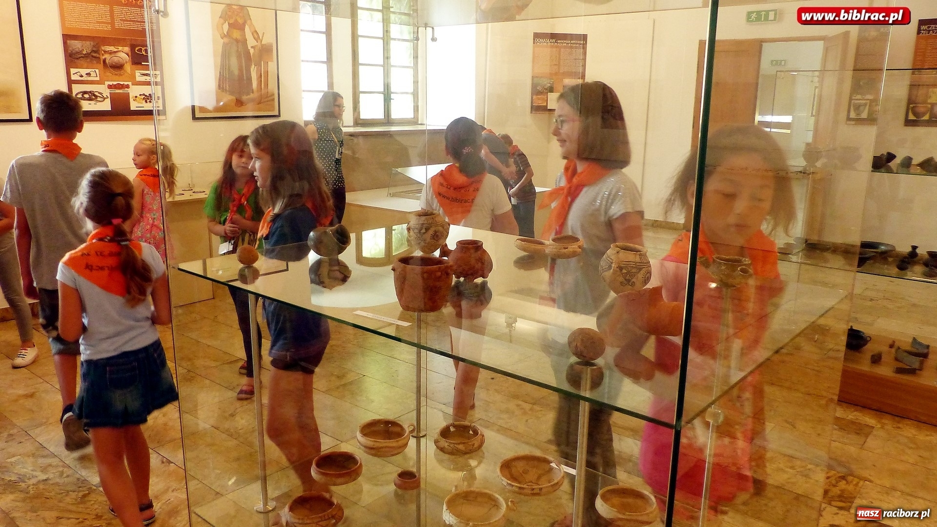 Zdjęcie w galerii na portalu naszraciborz.pl: Wakacje z raciborską biblioteką - dzień w Muzeum wiadomości z regionu