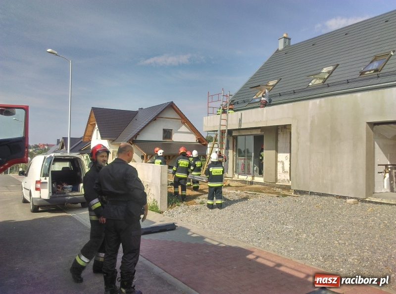 Zdjęcie w galerii na portalu naszraciborz.pl: Pożar na terenie budowy na Ocicach  wiadomości z regionu