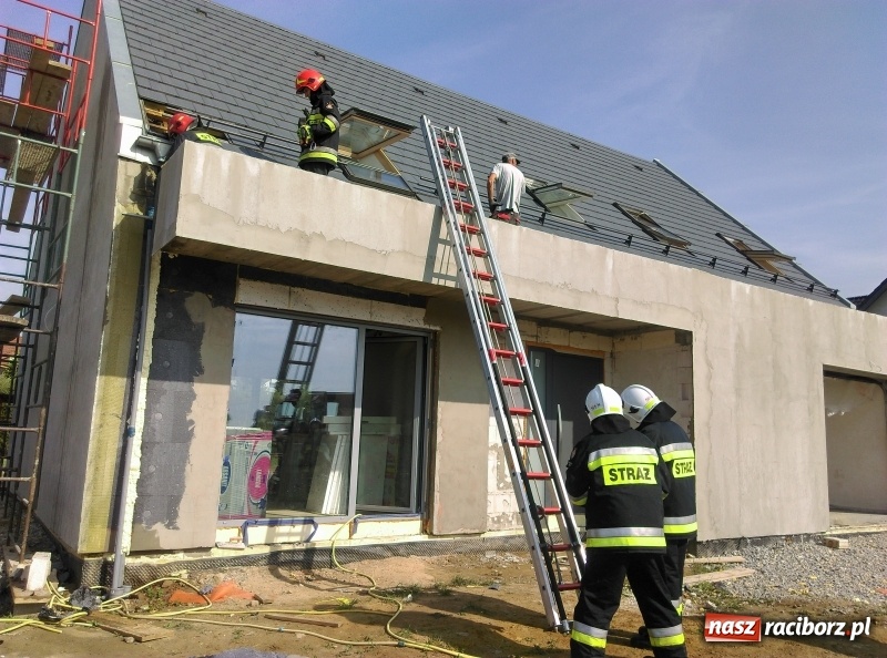 Zdjęcie w galerii na portalu naszraciborz.pl: Pożar na terenie budowy na Ocicach  wiadomości z regionu