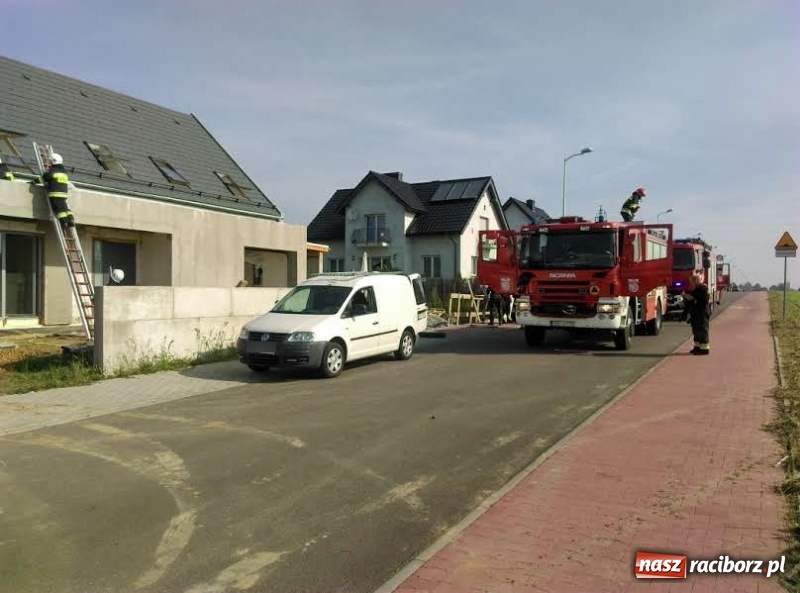 Zdjęcie w galerii na portalu naszraciborz.pl: Pożar na terenie budowy na Ocicach  wiadomości z regionu