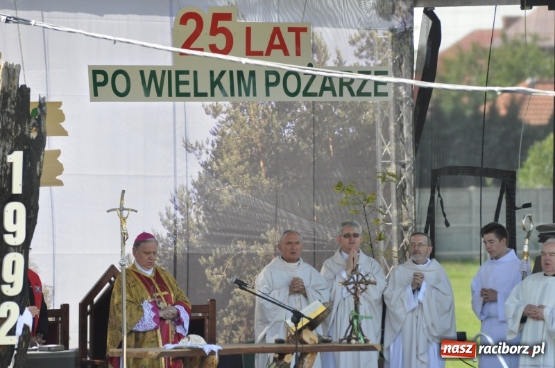 Zdjęcie w galerii na portalu naszraciborz.pl: 25 lat po wielkim pożarze. Uroczyste obchody w Kuźni Raciborskiej  wiadomości z regionu