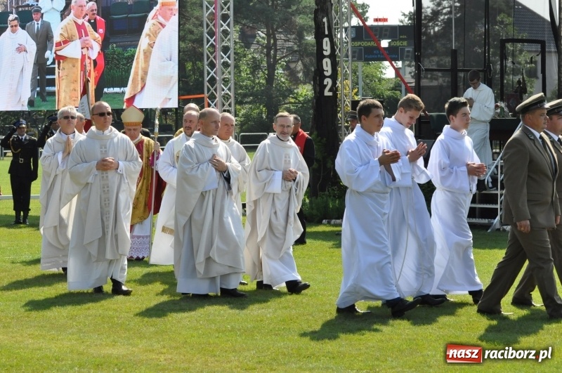Zdjęcie w galerii na portalu naszraciborz.pl: 25 lat po wielkim pożarze. Uroczyste obchody w Kuźni Raciborskiej  wiadomości z regionu