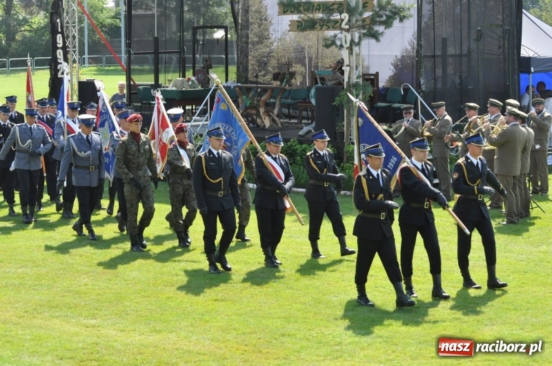 Zdjęcie w galerii na portalu naszraciborz.pl: 25 lat po wielkim pożarze. Uroczyste obchody w Kuźni Raciborskiej  wiadomości z regionu