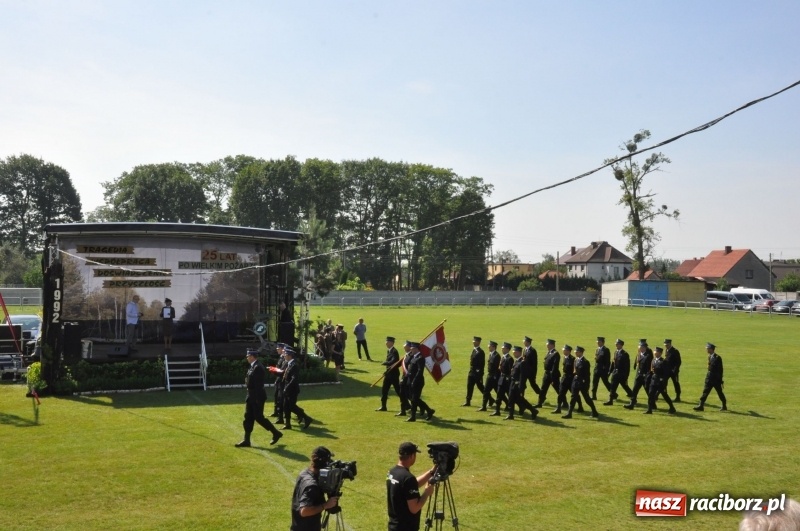 Zdjęcie w galerii na portalu naszraciborz.pl: 25 lat po wielkim pożarze. Uroczyste obchody w Kuźni Raciborskiej  wiadomości z regionu