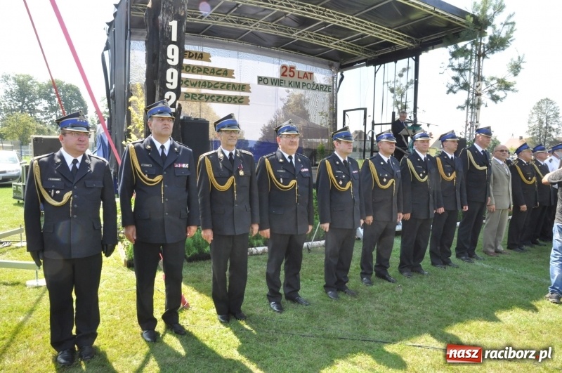 Zdjęcie w galerii na portalu naszraciborz.pl: 25 lat po wielkim pożarze. Uroczyste obchody w Kuźni Raciborskiej  wiadomości z regionu