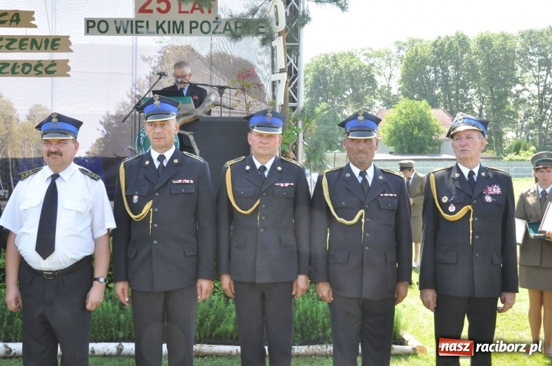 Zdjęcie w galerii na portalu naszraciborz.pl: 25 lat po wielkim pożarze. Uroczyste obchody w Kuźni Raciborskiej  wiadomości z regionu