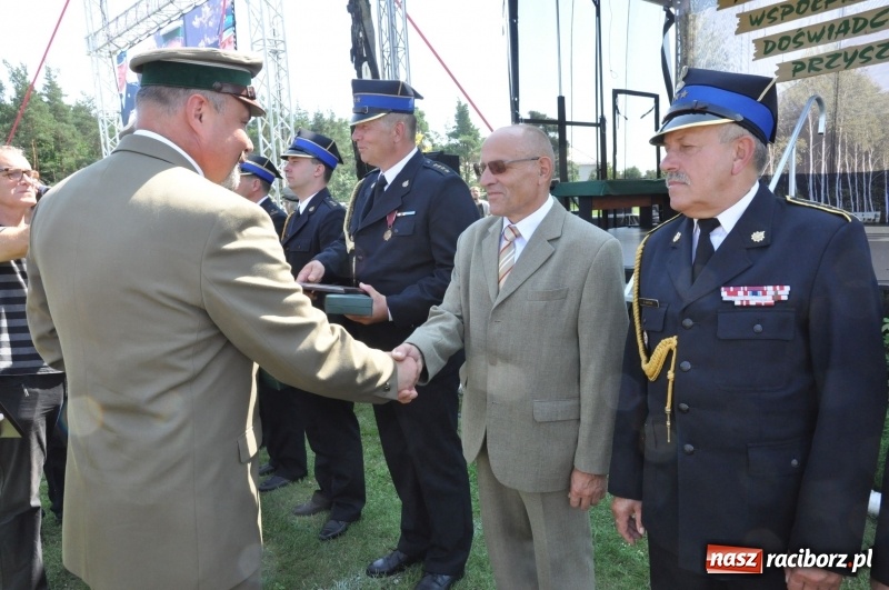 Zdjęcie w galerii na portalu naszraciborz.pl: 25 lat po wielkim pożarze. Uroczyste obchody w Kuźni Raciborskiej  wiadomości z regionu