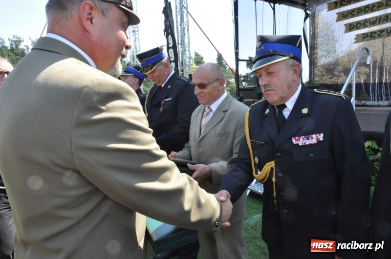 Zdjęcie w galerii na portalu naszraciborz.pl: 25 lat po wielkim pożarze. Uroczyste obchody w Kuźni Raciborskiej  wiadomości z regionu