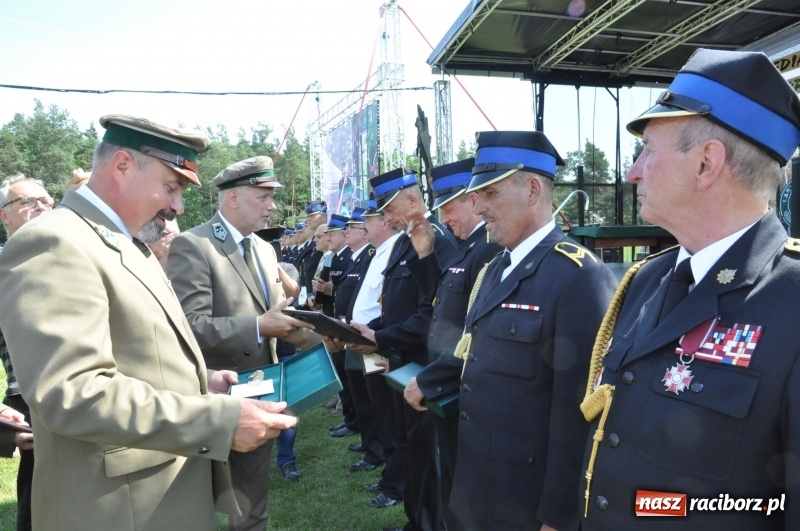 Zdjęcie w galerii na portalu naszraciborz.pl: 25 lat po wielkim pożarze. Uroczyste obchody w Kuźni Raciborskiej  wiadomości z regionu