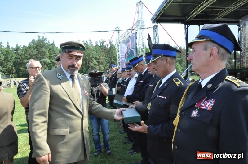 Zdjęcie w galerii na portalu naszraciborz.pl: 25 lat po wielkim pożarze. Uroczyste obchody w Kuźni Raciborskiej  wiadomości z regionu