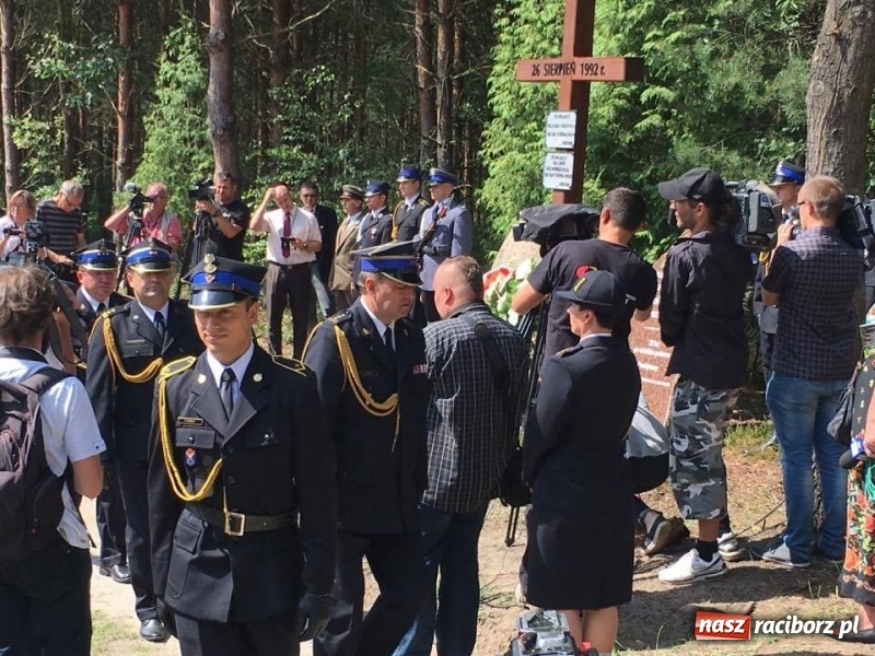 Zdjęcie w galerii na portalu naszraciborz.pl: 25 lat po wielkim pożarze. Uroczyste obchody w Kuźni Raciborskiej  wiadomości z regionu