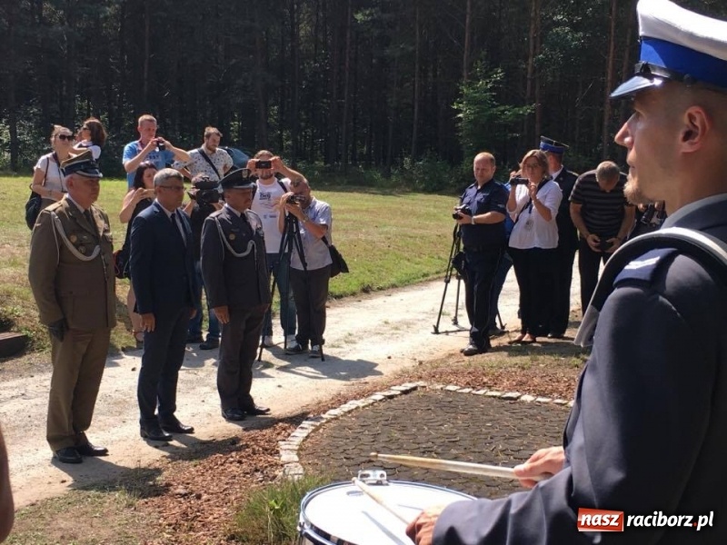 Zdjęcie w galerii na portalu naszraciborz.pl: 25 lat po wielkim pożarze. Uroczyste obchody w Kuźni Raciborskiej  wiadomości z regionu