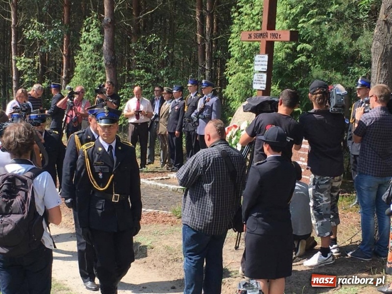 Zdjęcie w galerii na portalu naszraciborz.pl: 25 lat po wielkim pożarze. Uroczyste obchody w Kuźni Raciborskiej  wiadomości z regionu