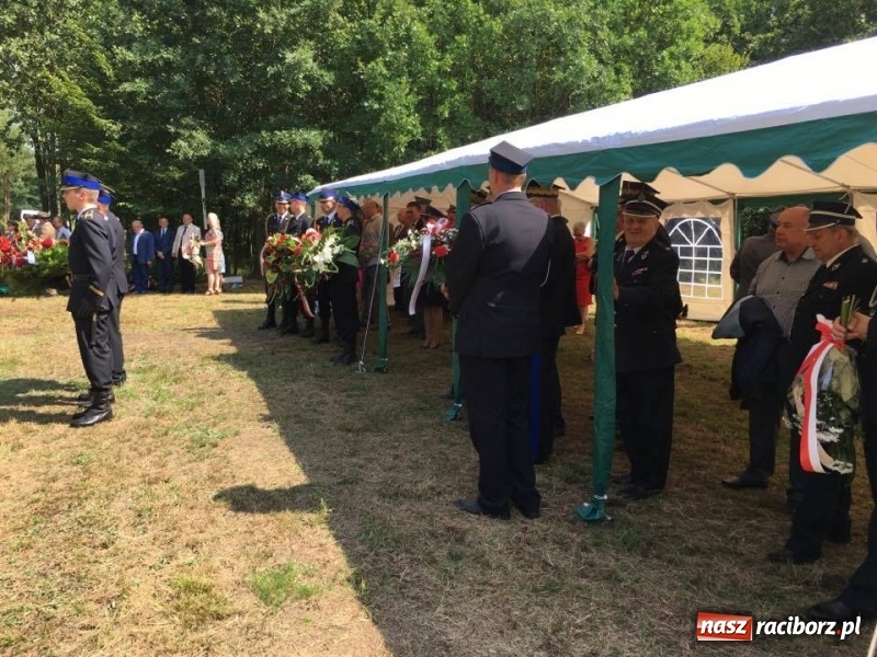 Zdjęcie w galerii na portalu naszraciborz.pl: 25 lat po wielkim pożarze. Uroczyste obchody w Kuźni Raciborskiej  wiadomości z regionu